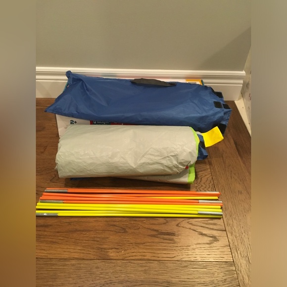 4 Kids Super Duper Indoor/Outdoor tent - Picture 4 of 8